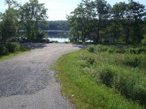 Access point to Crystal Pond 