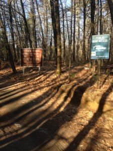 The entrance to Tyler Pond is clearly visible from Summerhaven Road 